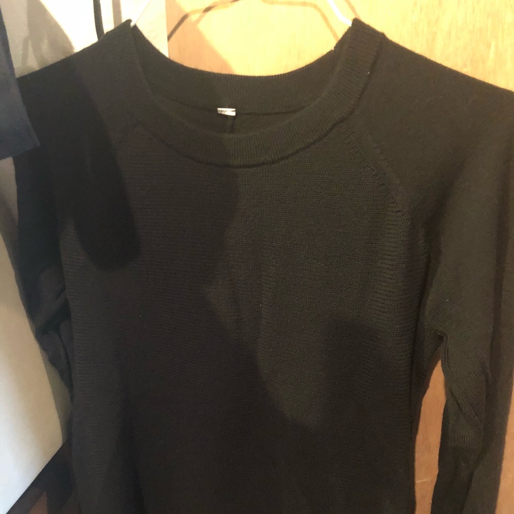 Lululemon black sweater